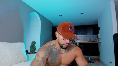 joe_esthetic online show from January 28, 2025, 10:56 pm