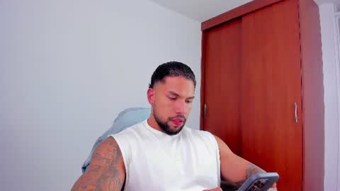 Snapshot of joe_esthetic chatting on June 8, 2026, 8:31 pm joe_esthetic online show from June 8, 2026, 8:31 pm