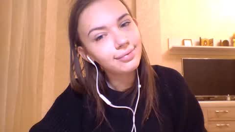 Jennifer online show from December 17, 2025, 7:09 pm