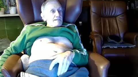 johan7 heet online show from December 11, 2024, 4:31 pm