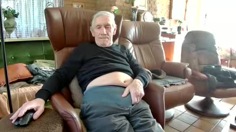 johan7 heet online show from February 23, 2025, 1:32 pm