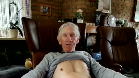 Snapshot of johan7_heet chatting on June 15, 2026, 3:47 pm johan7 heet online show from June 15, 2026, 3:47 pm