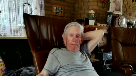 Snapshot of johan7_heet chatting on June 18, 2026, 5:28 pm johan7 heet online show from June 18, 2026, 5:28 pm