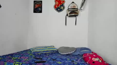 johan_and_antonella online show from September 16, 2025, 5:30 am