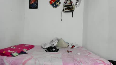 johan_and_antonella online show from September 21, 2025, 11:17 pm