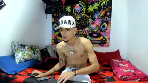 johan_and_antonella online show from August 2, 2026, 8:18 pm