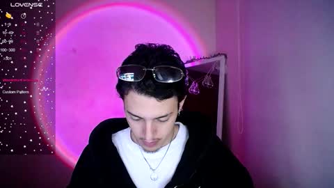 Snapshot of johan_parker222 chatting on February 4, 2026, 3:01 am johan_parker222 online show from February 4, 2026, 3:01 am