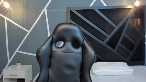 Johan Williams online show from December 7, 2024, 2:53 am