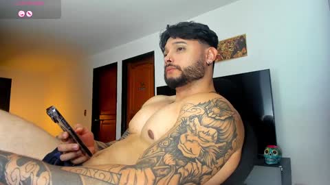 Snapshot of johatsu chatting on January 8, 2025, 12:49 am King - online show from January 8, 2025, 12:49 am