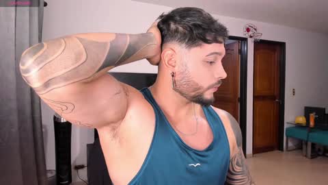 Snapshot of johatsu chatting on February 2, 2025, 11:21 pm King - online show from February 2, 2025, 11:21 pm