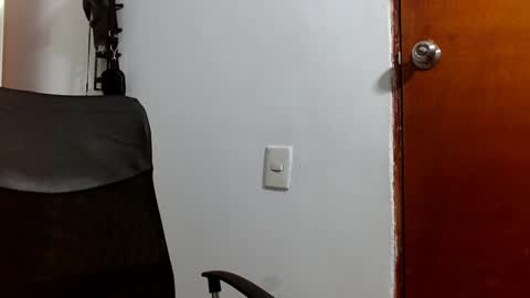 Snapshot of john_ssnow29 chatting on December 16, 2024, 9:20 pm john_ssnow29 online show from December 16, 2024, 9:20 pm