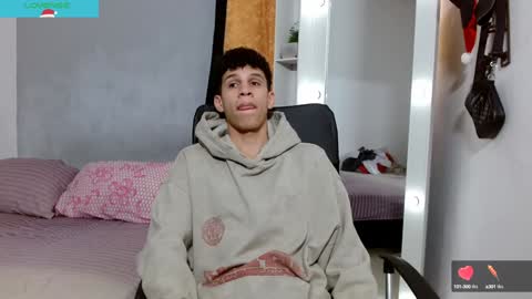 Snapshot of john_ssnow29 chatting on January 5, 2025, 8:42 pm john_ssnow29 online show from January 5, 2025, 8:42 pm