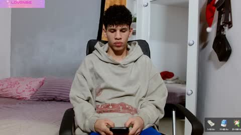 Snapshot of john_ssnow29 chatting on January 6, 2025, 11:42 pm john_ssnow29 online show from January 6, 2025, 11:42 pm