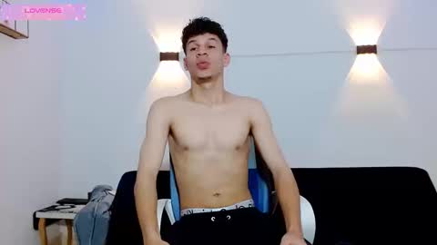 Snapshot of john_ssnow29 chatting on September 19, 2025, 1:12 pm john_ssnow29 online show from September 19, 2025, 1:12 pm