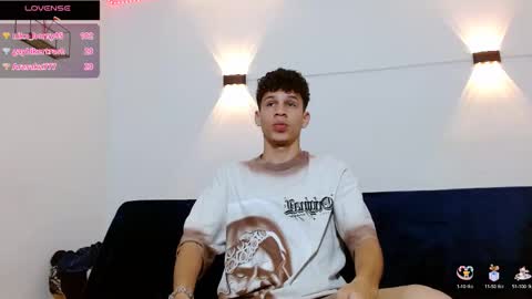 Snapshot of john_ssnow29 chatting on September 28, 2025, 10:26 pm john_ssnow29 online show from September 28, 2025, 10:26 pm