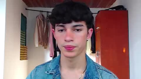 Snapshot of john_vichenso chatting on September 19, 2025, 9:48 pm John Vichenso online show from September 19, 2025, 9:48 pm