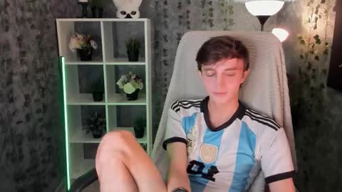 John online show from November 7, 2025, 1:22 pm