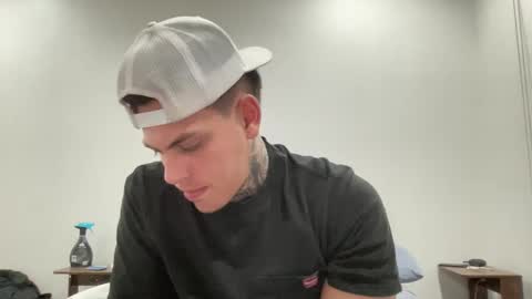 Snapshot of johnafterdark chatting on December 19, 2024, 2:12 am JAXX online show from December 19, 2024, 2:12 am