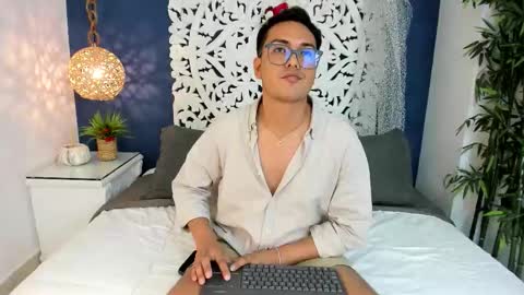 Snapshot of johnbelrose chatting on January 11, 2026, 12:59 am johnbelrose online show from January 11, 2026, 12:59 am