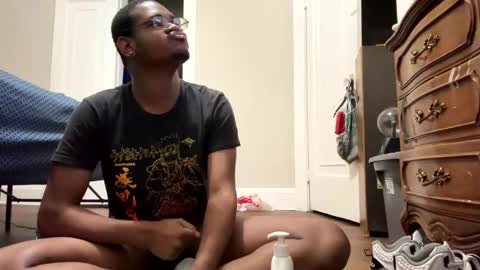 Snapshot of johnjohn6789840055 chatting on November 15, 2025, 12:52 am John online show from November 15, 2025, 12:52 am