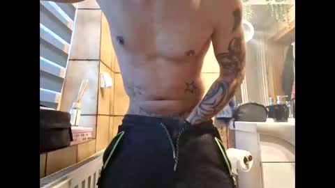 Snapshot of johnlong25cm chatting on December 26, 2024, 8:28 am johnlong25cm online show from December 26, 2024, 8:28 am