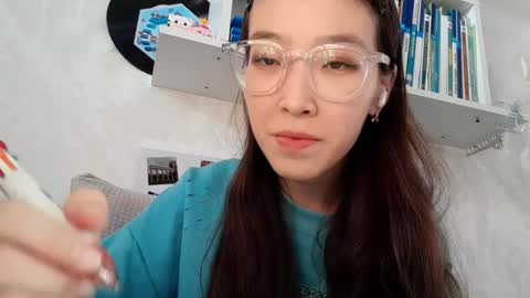 Molly online show from November 25, 2025, 9:53 am