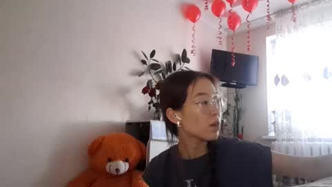 Molly online show from November 27, 2025, 8:49 am