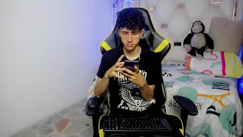 johnny_cagee online show from November 22, 2025, 4:44 am