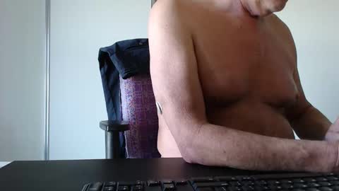 Snapshot of johnny_walker14 chatting on April 29, 2026, 11:03 am johnny_walker14 online show from April 29, 2026, 11:03 am