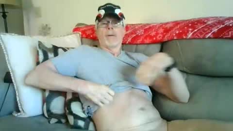 Snapshot of johnnyrocket12345678 chatting on November 16, 2025, 2:22 pm johnnyrocket12345678 online show from November 16, 2025, 2:22 pm