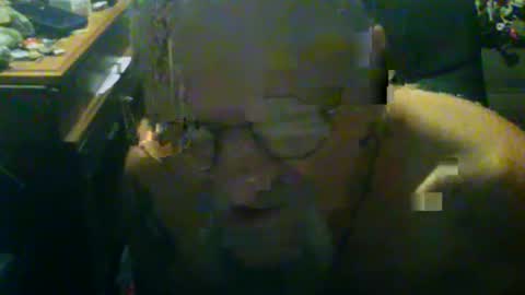 Snapshot of johnnyshung1 chatting on October 18, 2025, 9:15 pm johnnyshung1 online show from October 18, 2025, 9:15 pm