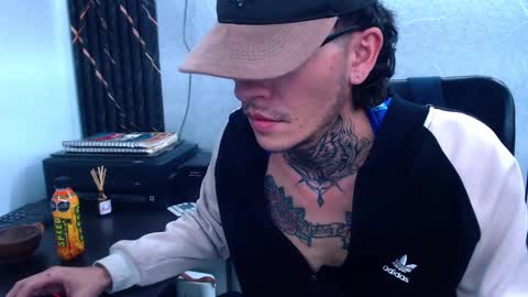 johnsonisaac94  online show from February 12, 2025, 8:27 am