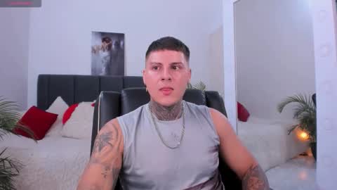 Johny online show from October 25, 2025, 6:46 pm