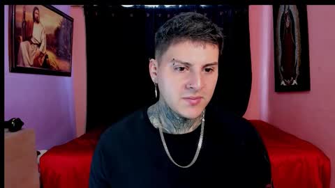 Snapshot of johny_multicum chatting on November 17, 2025, 5:52 pm Johny online show from November 17, 2025, 5:52 pm