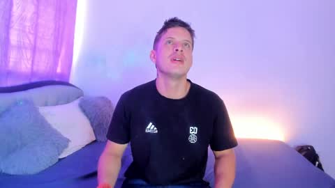johnycooper08 online show from July 9, 2026, 12:31 pm