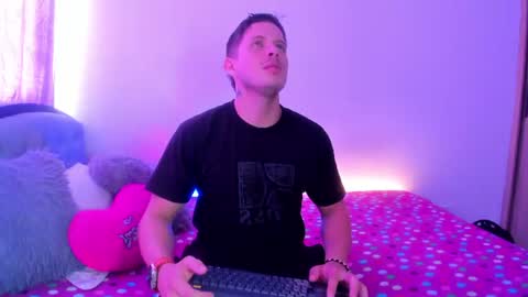 johnycooper08 online show from July 13, 2026, 1:36 pm