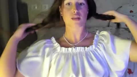 Snapshot of jojoandjena chatting on June 10, 2026, 7:13 pm Jojo and Jena online show from June 10, 2026, 7:13 pm