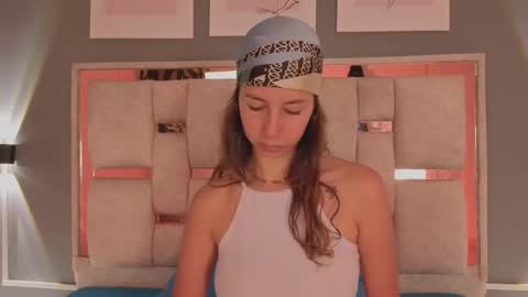 Snapshot of jolie_lov chatting on September 23, 2025, 1:14 pm jolie_lov online show from September 23, 2025, 1:14 pm