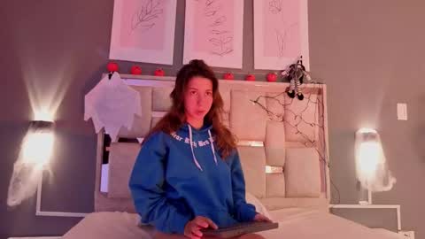 Snapshot of jolie_lov chatting on September 30, 2025, 1:49 pm jolie_lov online show from September 30, 2025, 1:49 pm