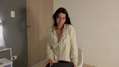 Snapshot of jolie_lov chatting on October 6, 2025, 1:08 pm jolie_lov online show from October 6, 2025, 1:08 pm