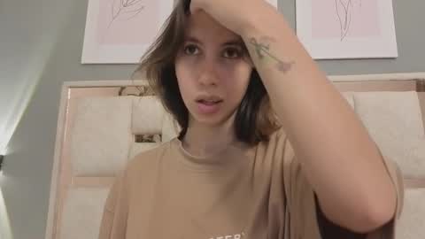 Snapshot of jolie_lov chatting on November 8, 2025, 2:28 pm jolie_lov online show from November 8, 2025, 2:28 pm