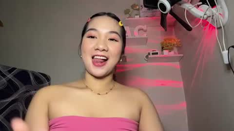 Snapshot of jolynngranroth chatting on July 27, 2026, 12:12 pm Emma online show from July 27, 2026, 12:12 pm