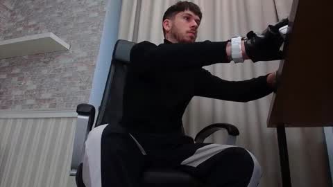 JonahShaw online show from October 14, 2025, 4:35 am