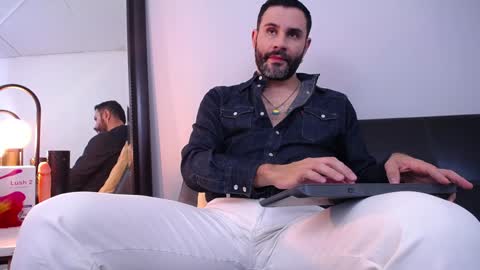  JONAS BEARD  online show from January 4, 2025, 8:05 pm