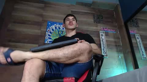 jonathancast08 online show from October 13, 2025, 7:36 pm