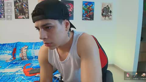 Instagram jonathanfit14 online show from April 10, 2026, 9:52 pm