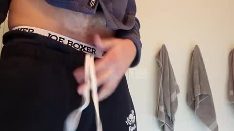 Snapshot of jonesy420xoo chatting on December 31, 2024, 1:04 am jonesy420xoo online show from December 31, 2024, 1:04 am