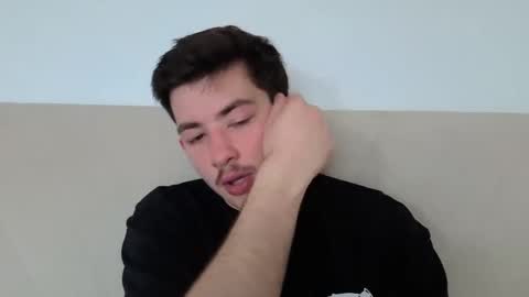 jonhy_merlin online show from April 26, 2026, 6:22 am