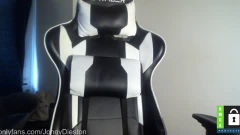 Snapshot of jonnydieston777 chatting on December 28, 2024, 4:09 pm JonnyDieston online show from December 28, 2024, 4:09 pm