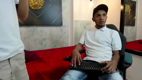 Snapshot of jordanandandrew chatting on February 23, 2025, 8:22 pm jordanandandrew online show from February 23, 2025, 8:22 pm